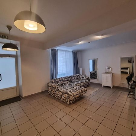 Camellia Studio Apartment & Parking Rīga Exterior foto