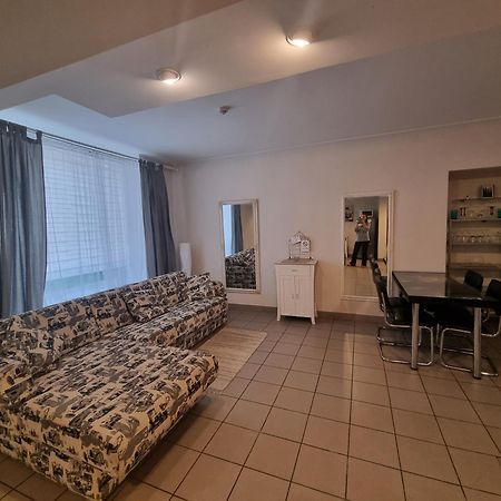 Camellia Studio Apartment & Parking Rīga Exterior foto